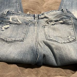 Great jeans, only worn 1 time.  From The Buckle